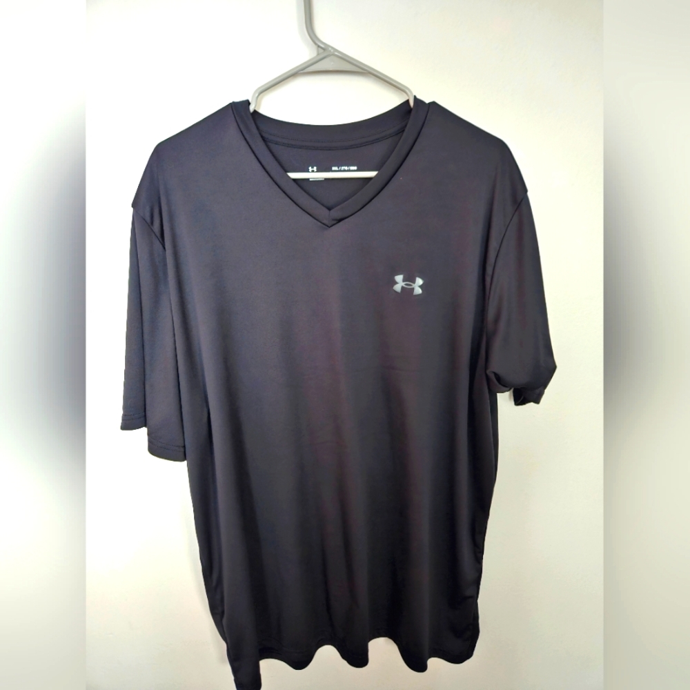 Men's black Under armor t-shirt